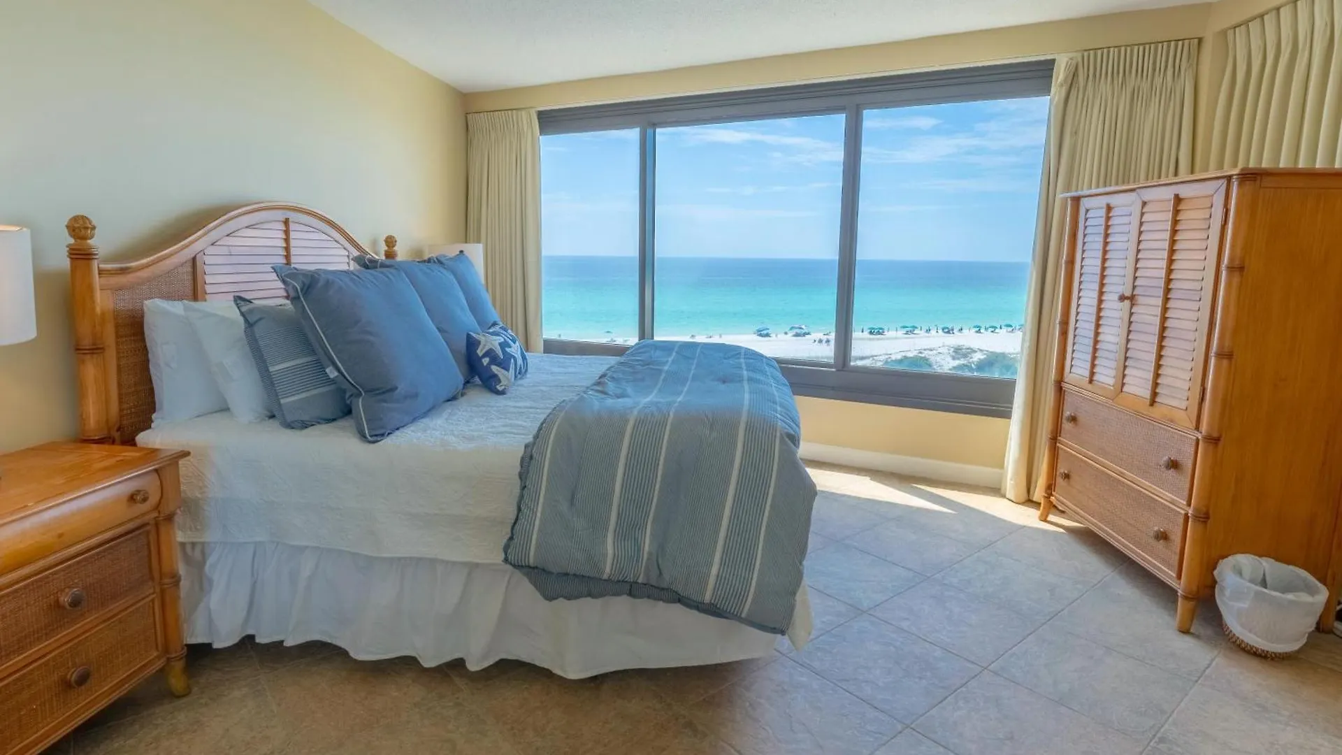 4061 Beachside One Destin Holiday home